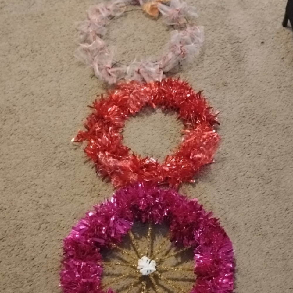 Festive Holiday Wreath Set - Red, Pink, Gold